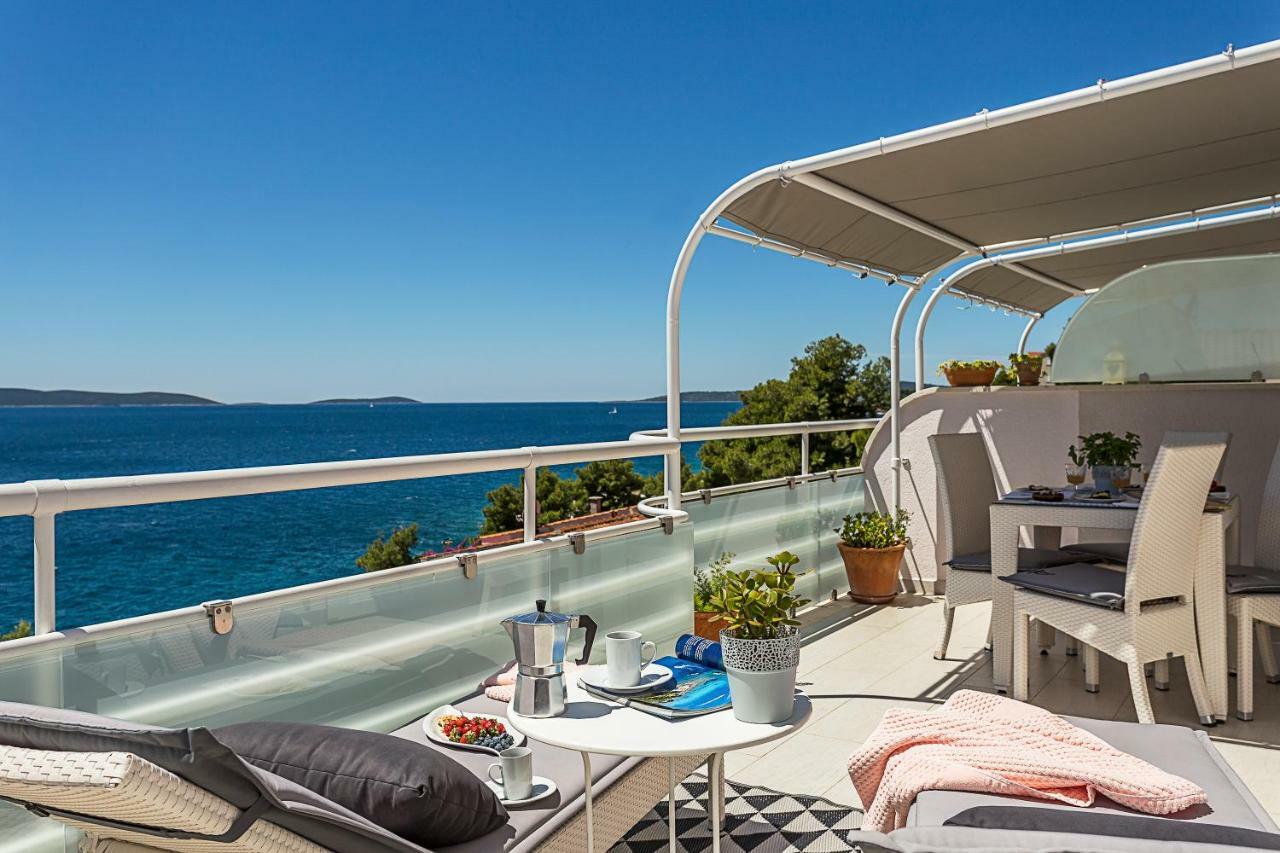 Holiday Home Lola, Sea On A Palm! Heated Pool Trogir Zewnętrze zdjęcie