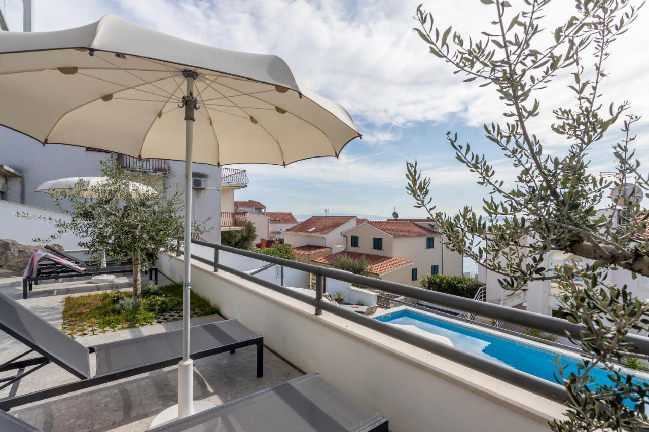 Holiday Home Lola, Sea On A Palm! Heated Pool Trogir Zewnętrze zdjęcie
