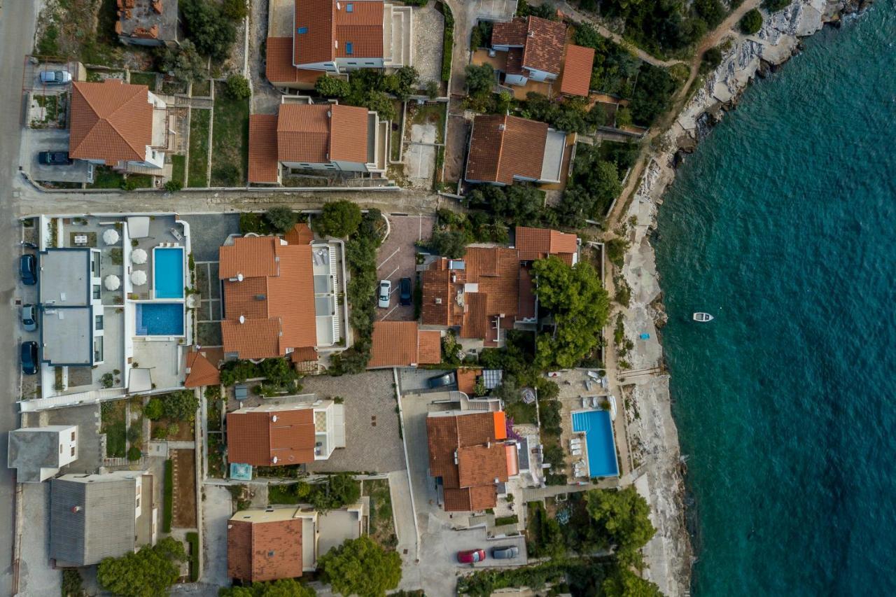 Holiday Home Lola, Sea On A Palm! Heated Pool Trogir Zewnętrze zdjęcie